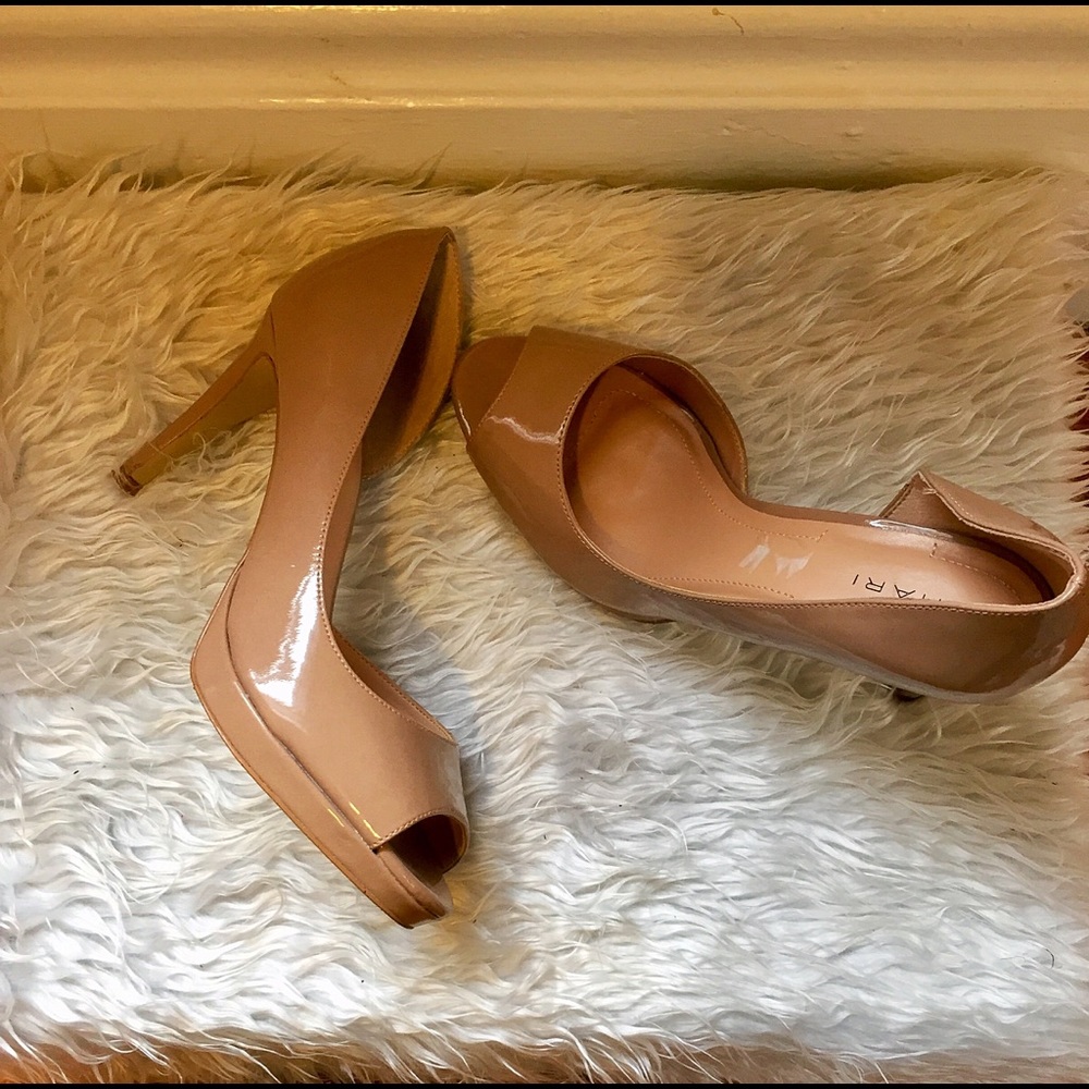 Beautiful Tahari Women's Ta-Janna Pump